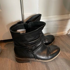 Women’s Size 6.5 short boots